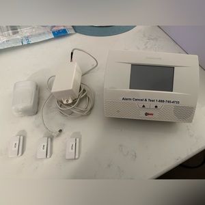 Honeywell LYNX Touch Starter L7000 Security Kit